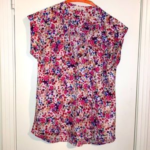 So Perla professional floral top